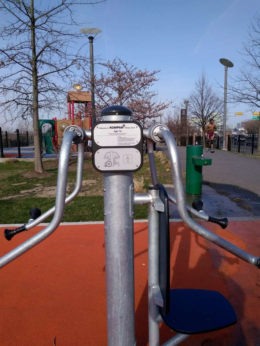 Fitness Zone - Newark Riverfront Park | 87G7PVM3+C7 635, 5, Raymond Blvd, Newark, NJ 07105, USA | Phone: (201) 341-8311