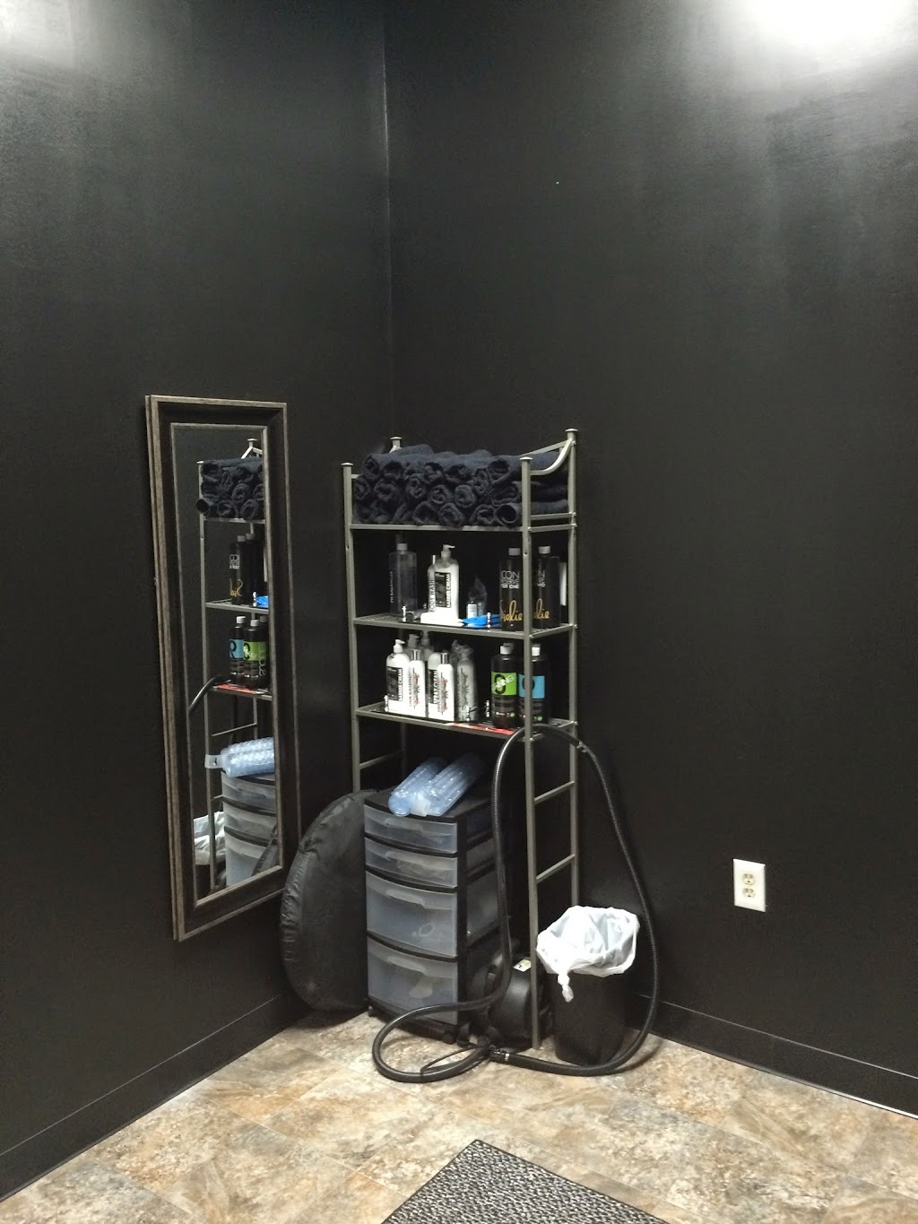 Salon de Joi | 3301 Hampton Hwy UNIT D, Yorktown, VA 23693, USA | Phone: (757) 867-6111
