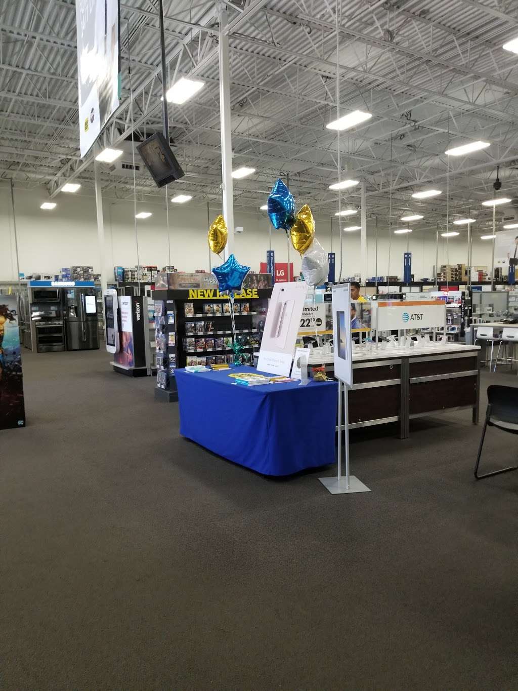 Best Buy | 18811 Bear Valley Rd, Apple Valley, CA 92308, USA | Phone: (760) 961-9539