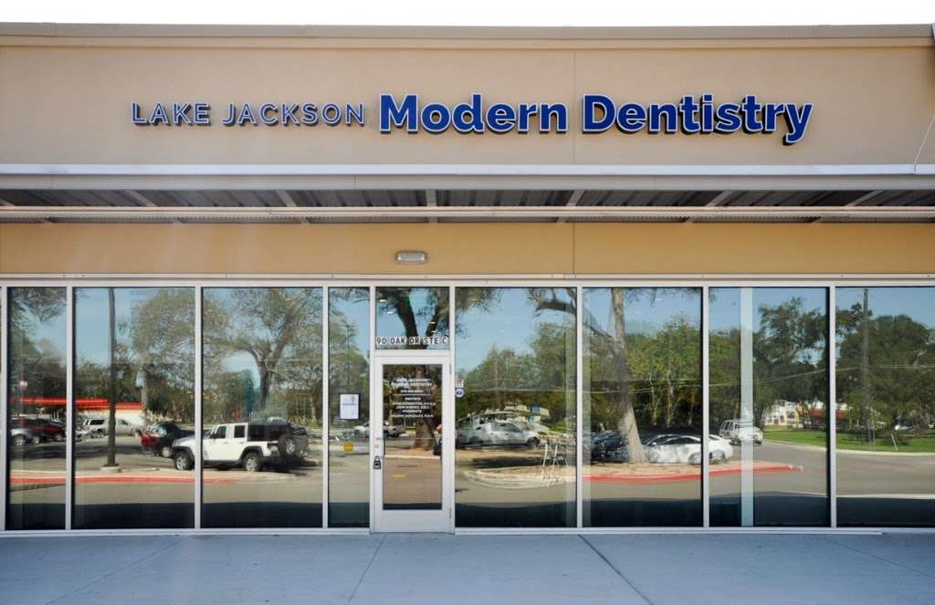 Lake Jackson Modern Dentistry and Orthodontics | 90 Oak Dr ste c, Lake Jackson, TX 77566, USA | Phone: (979) 583-6005