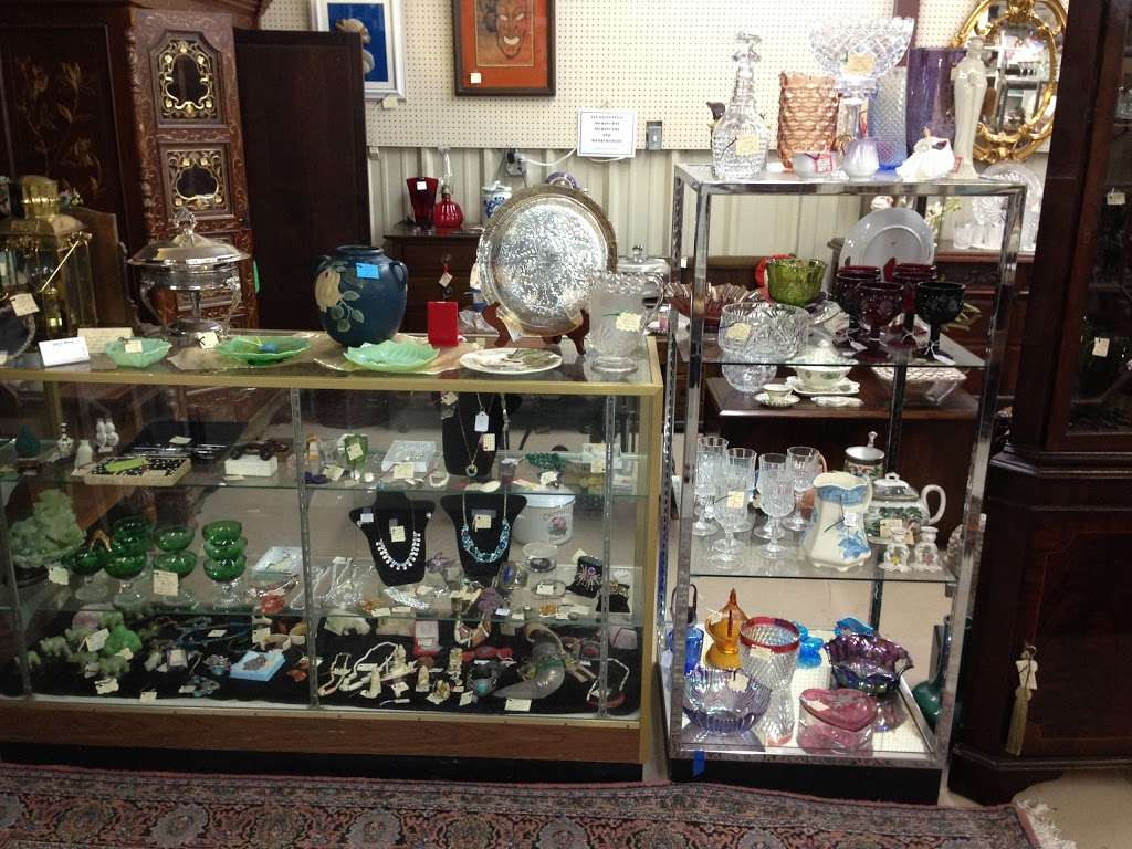Dovetail Antiques & Collectibles | 5609 2nd St, Katy, TX 77493, USA | Phone: (281) 391-3443