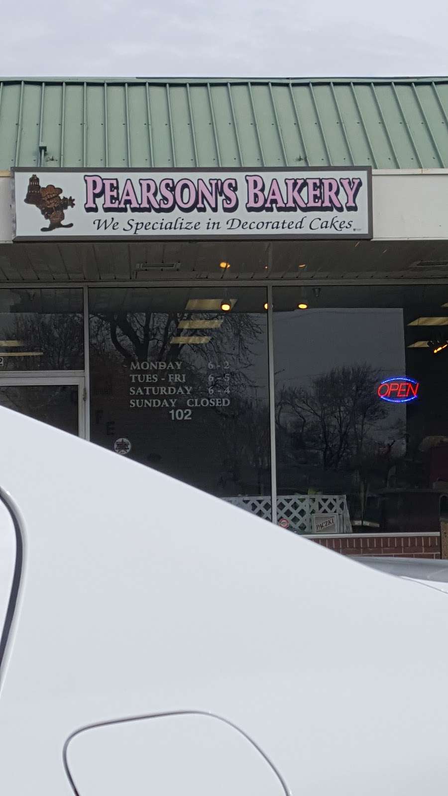 Pearsons Bakery | 102 Village Square, Bradley, IL 60915, USA | Phone: (815) 936-0305