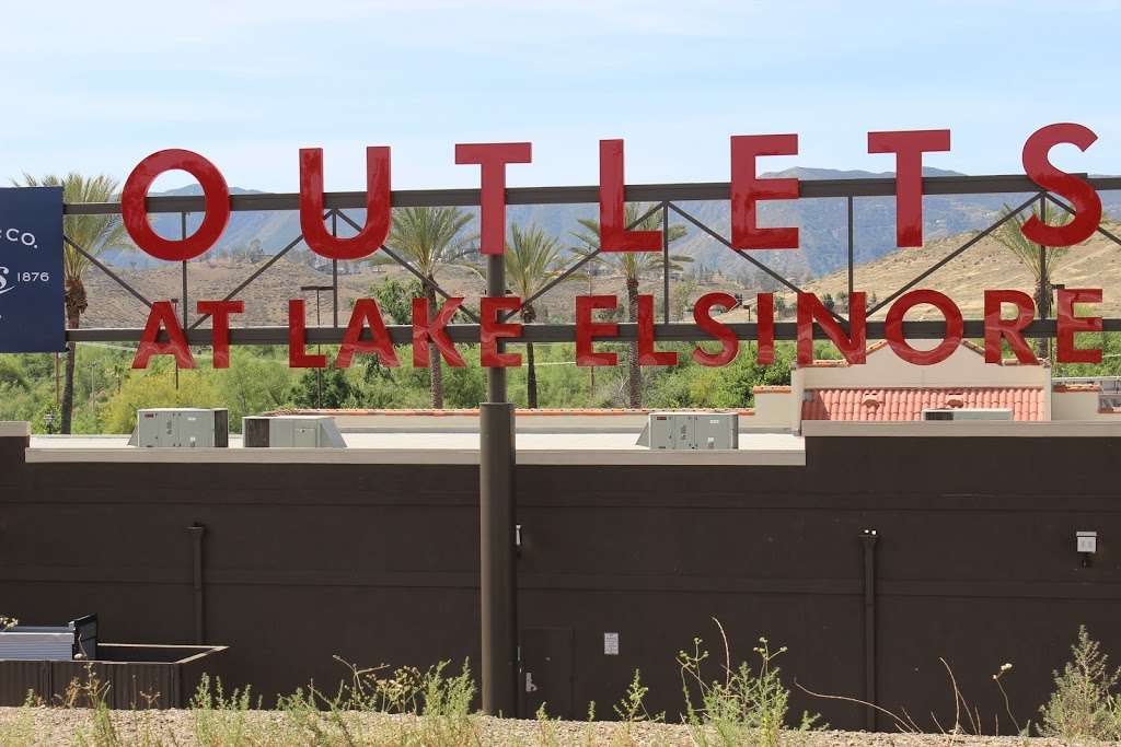 Outlets at Lake Elsinore | 17600 Collier Ave, Lake Elsinore, CA 92530 | Phone: (951) 245-0087