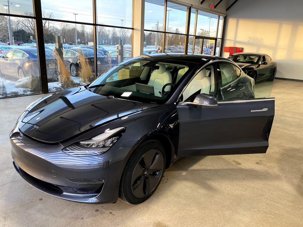 Tesla | 2590 West, Maplewood Dr, Maplewood, MN 55109, USA | Phone: (763) 347-7123