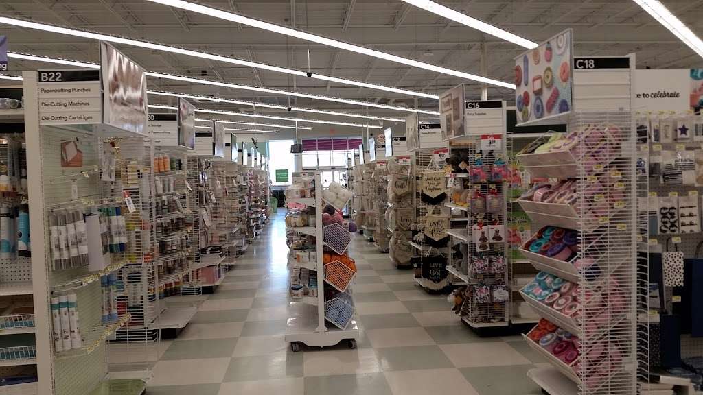 JOANN Fabrics and Crafts | 2201 NW Barry Rd, Kansas City, MO 64154, USA | Phone: (816) 436-1173