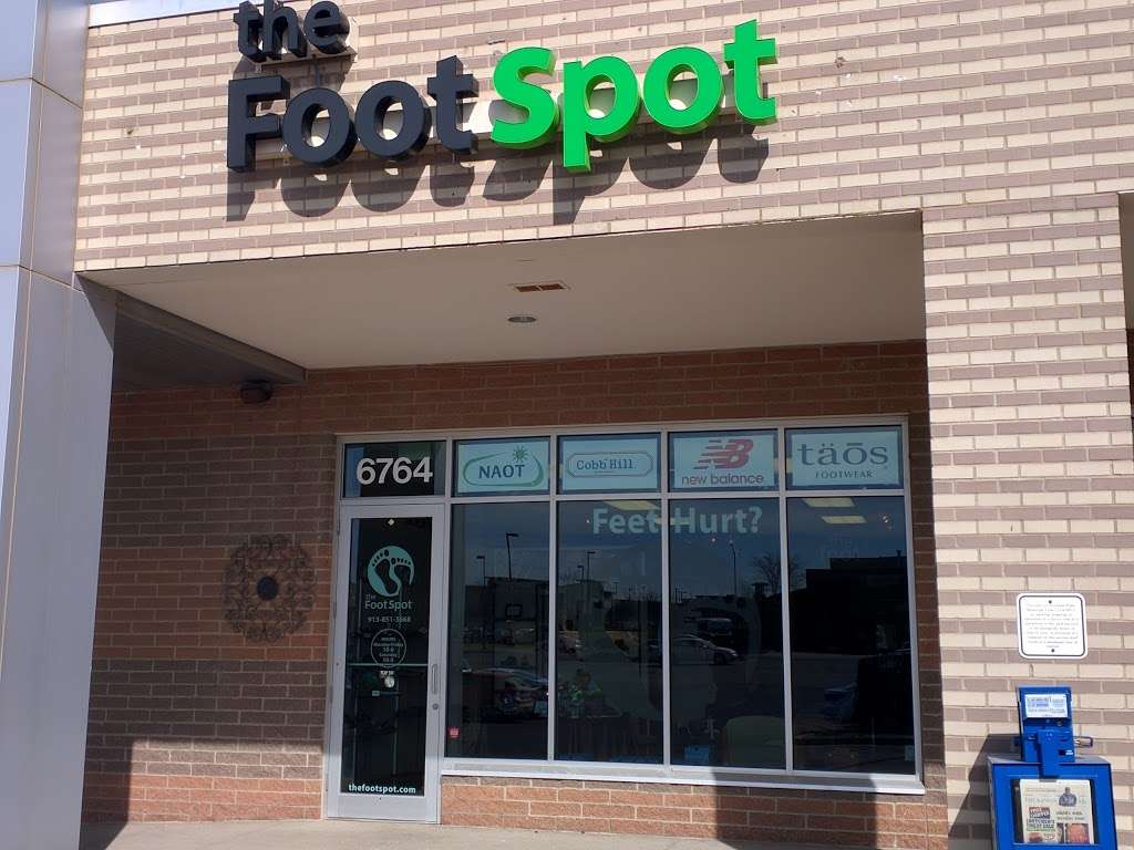 The Foot Spot | 6764 W 135th St, Overland Park, KS 66223, USA | Phone: (913) 851-3668