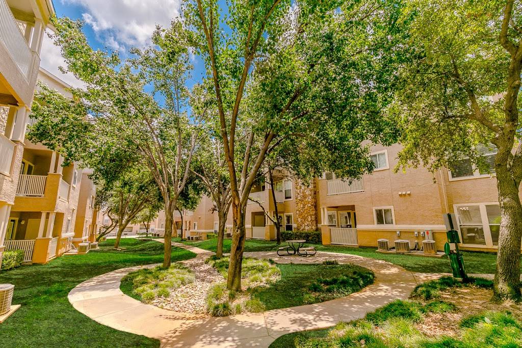 Oakmont of Bear Creek Apartments | 2121 Bear Creek Pkwy, Euless, TX 76039, USA | Phone: (817) 835-9193