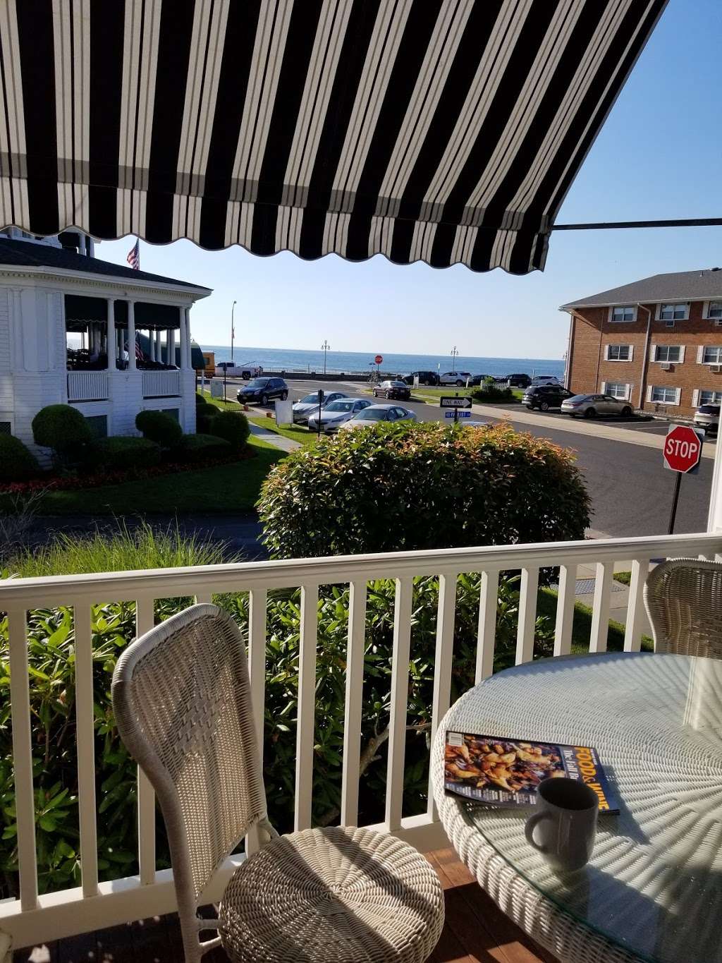 Atlantic View Inn | 20 Woodland Ave, Avon-By-The-Sea, NJ 07717, USA | Phone: (732) 774-8505