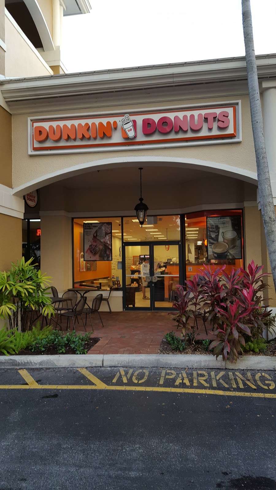 Dunkin Donuts | 3011 Yamato Rd suite a-5, Boca Raton, FL 33434, USA | Phone: (561) 210-5258
