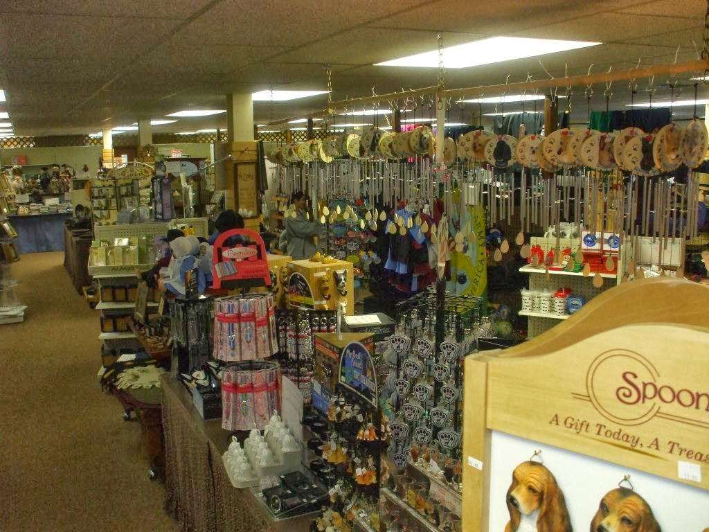 Farmers Market Gift Shop | 2710 Old Philadelphia Pike, Bird in Hand, PA 17505, USA | Phone: (717) 295-7012