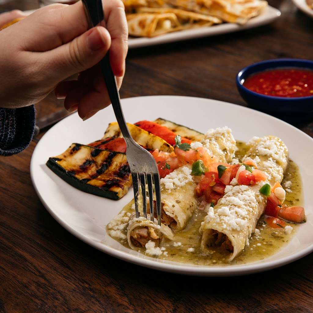 On The Border Mexican Grill & Cantina | 1800 NW Chipman Rd, Lees Summit, MO 64081, USA | Phone: (816) 875-3603