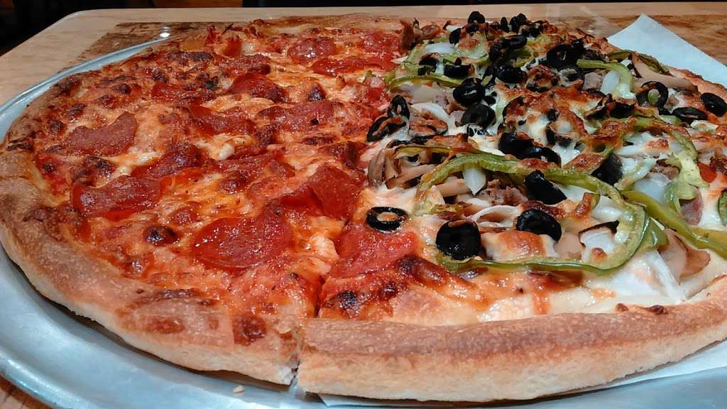 Plaza Pizza | 289 Winthrop St # 3, Rehoboth, MA 02769, USA | Phone: (508) 252-4307