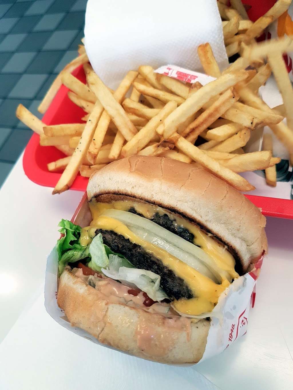 In-N-Out Burger | 5926 Dennis McCarthy Dr, Lebec, CA 93243, USA | Phone: (800) 786-1000