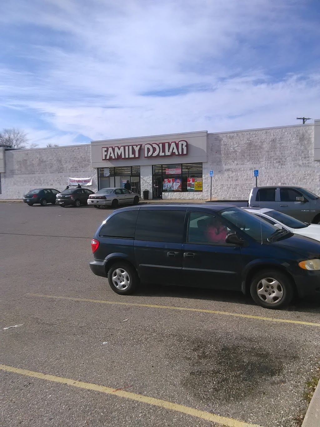 Family Dollar | 254 Southbound Gratiot Ave, Mt Clemens, MI 48043, USA | Phone: (586) 738-9808