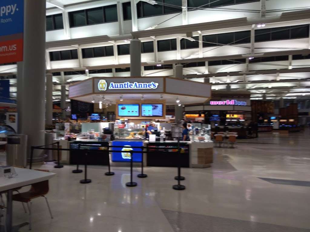 Auntie Annes | The Port Authority of NY & NJ, Terminal C #133, Newark, NJ 07114, USA | Phone: (973) 624-1111