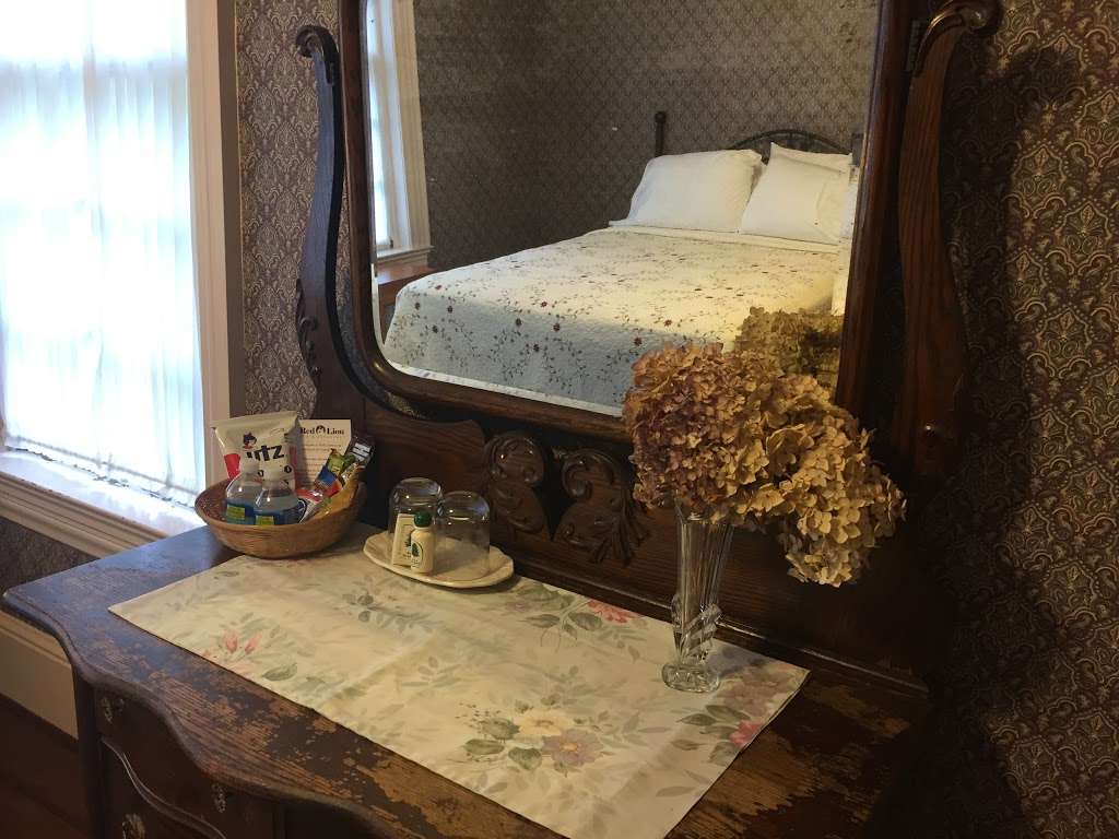 Red Lion Bed & Breakfast | 101 S Franklin St, Red Lion, PA 17356, USA | Phone: (717) 244-4739