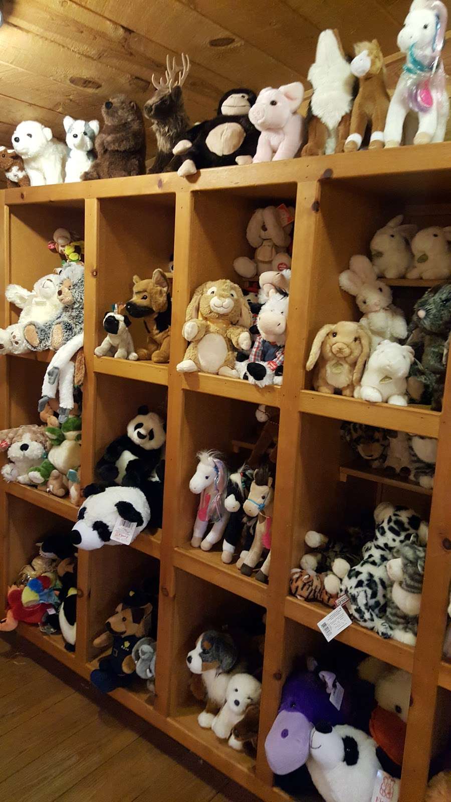 ESTES ARK Antiques, Vintage, Stuffed Animals, Toys & Miniature S | 521 Lone Pine Dr, Estes Park, CO 80517, USA | Phone: (970) 586-6483