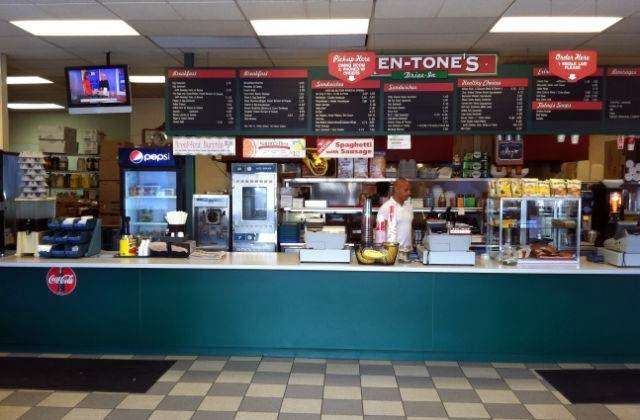 Ken-Tones Drive-In | 551 W 18th St, Chicago, IL 60616, USA | Phone: (312) 226-4004