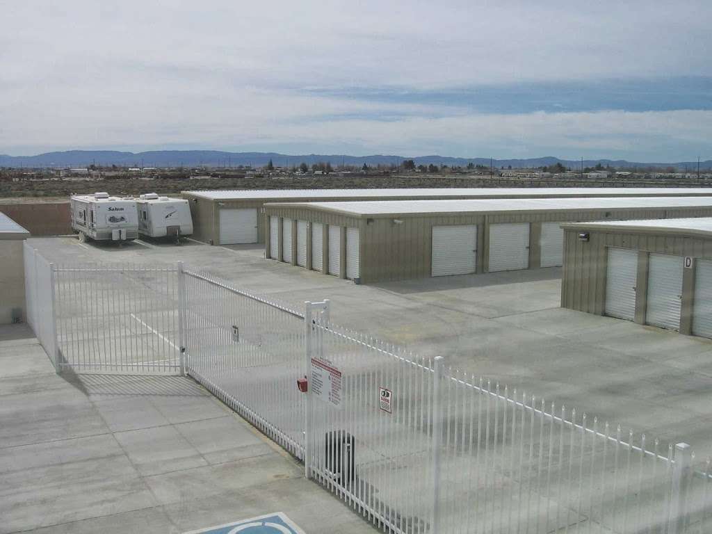 Storage For Less | 2463 15th St W, Rosamond, CA 93560, USA | Phone: (661) 256-8356