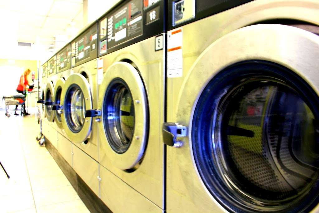 Malibu Canyon Coin Laundry | 5661 Las Virgenes Rd, Calabasas, CA 91302 | Phone: (714) 747-1678