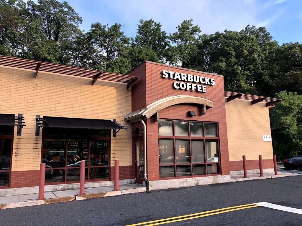 Starbucks | 2215 Rte 4 E, Fort Lee, NJ 07024, USA | Phone: (201) 592-0765