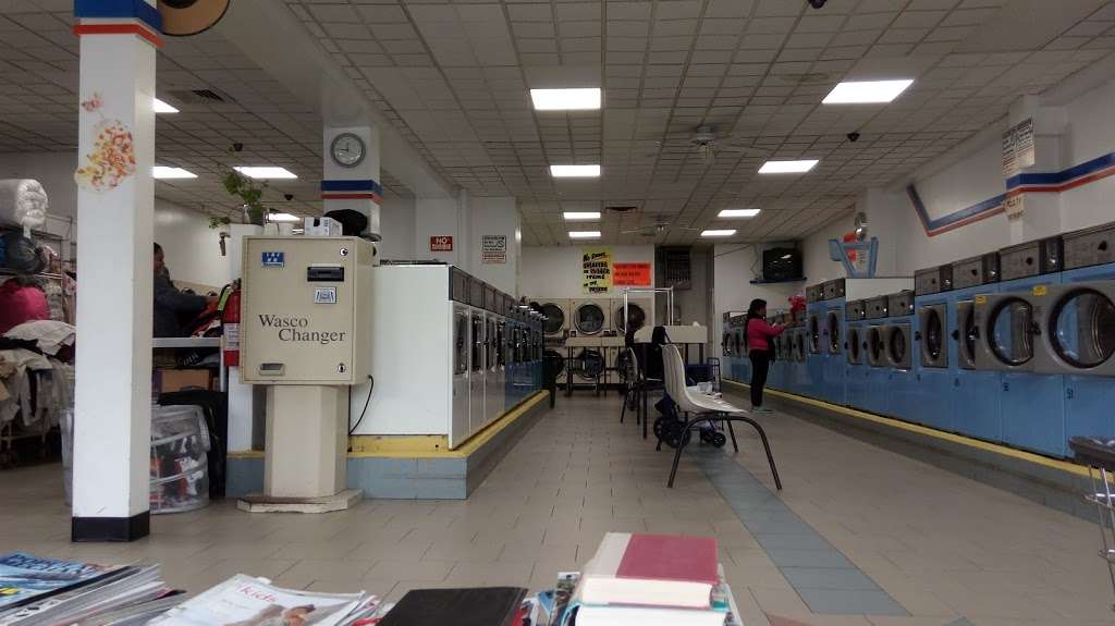 Clear Laundromat | 215-11 39th Ave, Bayside, NY 11361, USA | Phone: (718) 281-2214