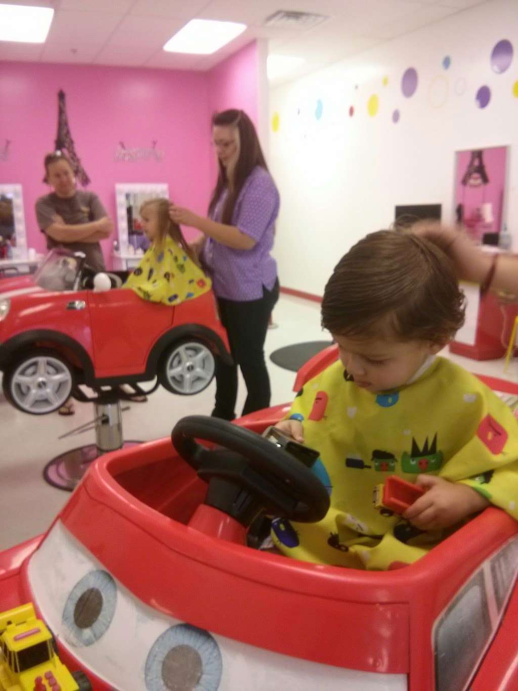 Fun Kutz kids hair salon | 10430 S Decatur Blvd #108, Las Vegas, NV 89141, USA | Phone: (702) 270-3338