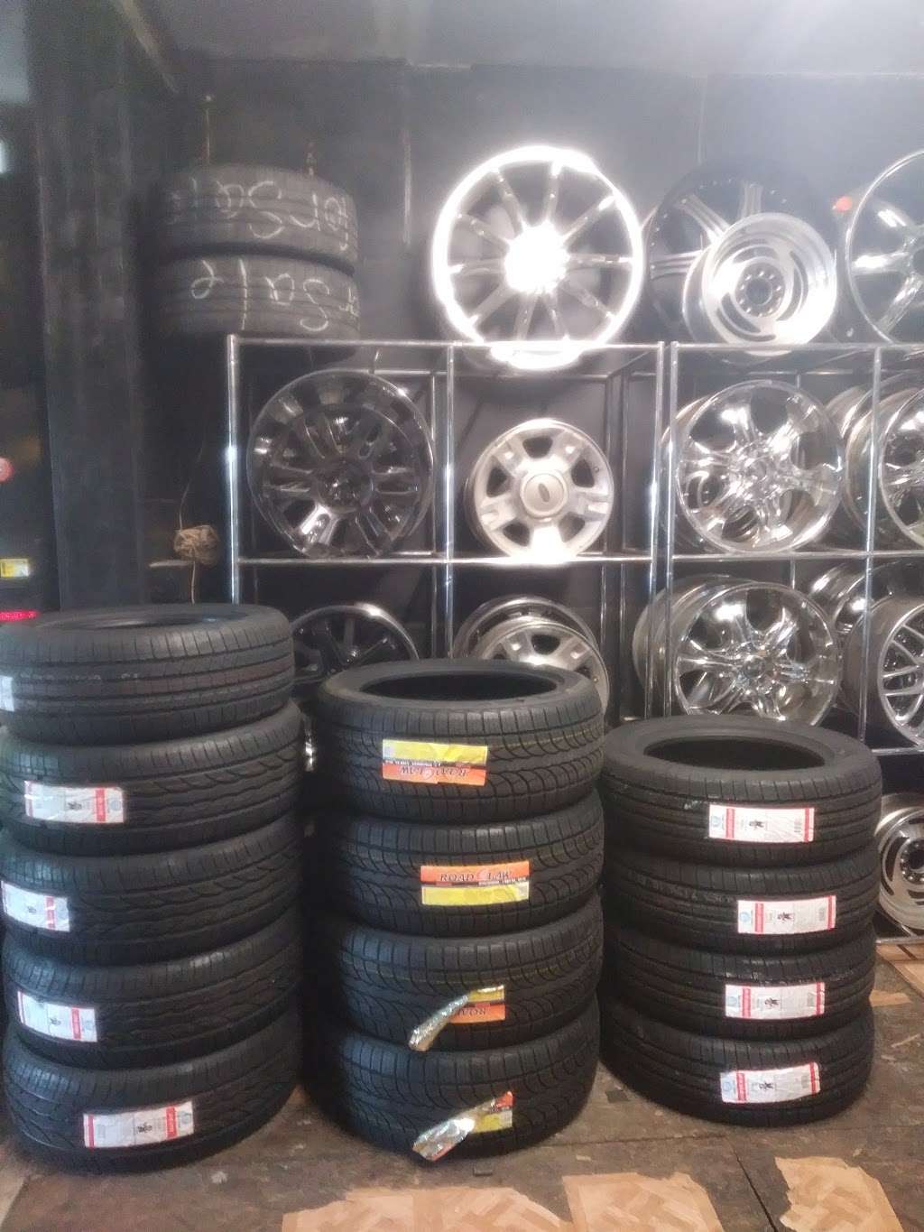 A & M Tires | 1110 E Ledbetter Dr, Dallas, TX 75216, USA | Phone: (214) 375-2226