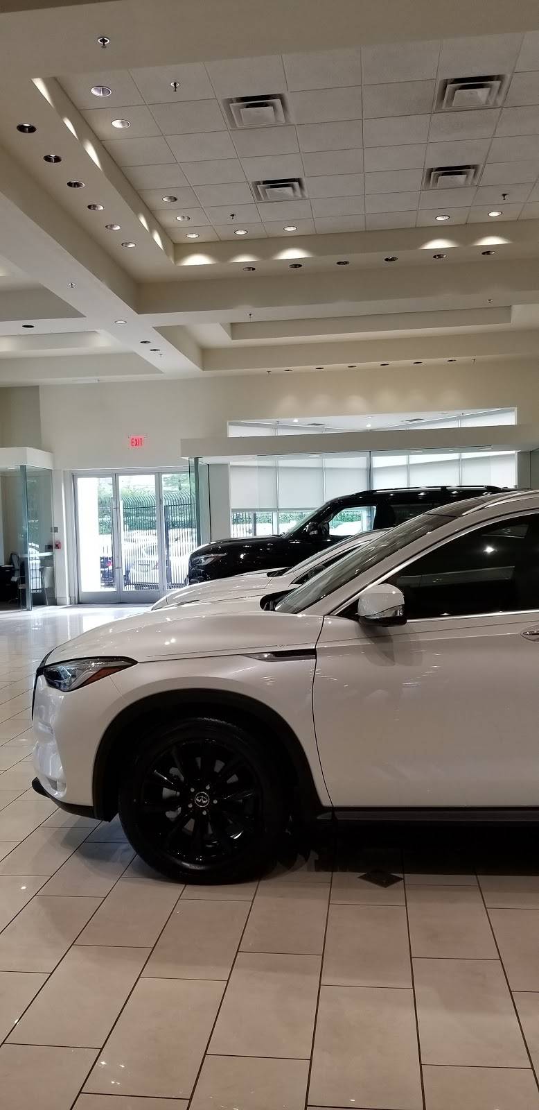 Sewell INFINITI of Dallas | 7110 Lemmon Ave, Dallas, TX 75209, USA | Phone: (972) 490-4545