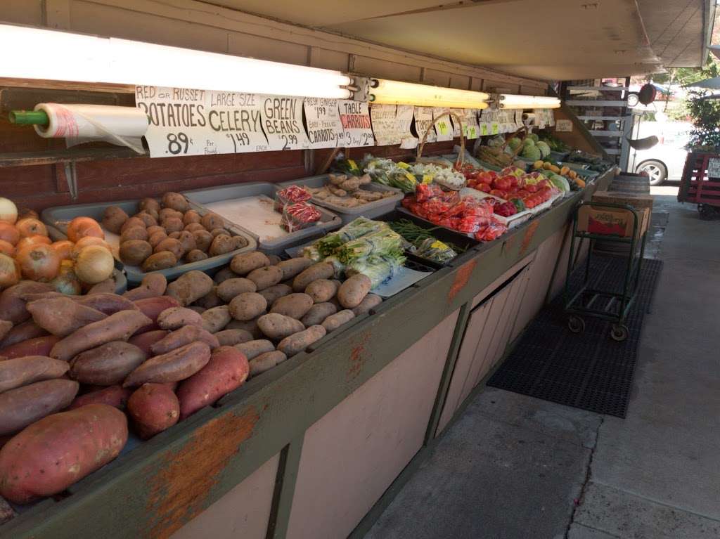 Rainbow Oaks Country Market | 4825 5th St, Fallbrook, CA 92028, USA