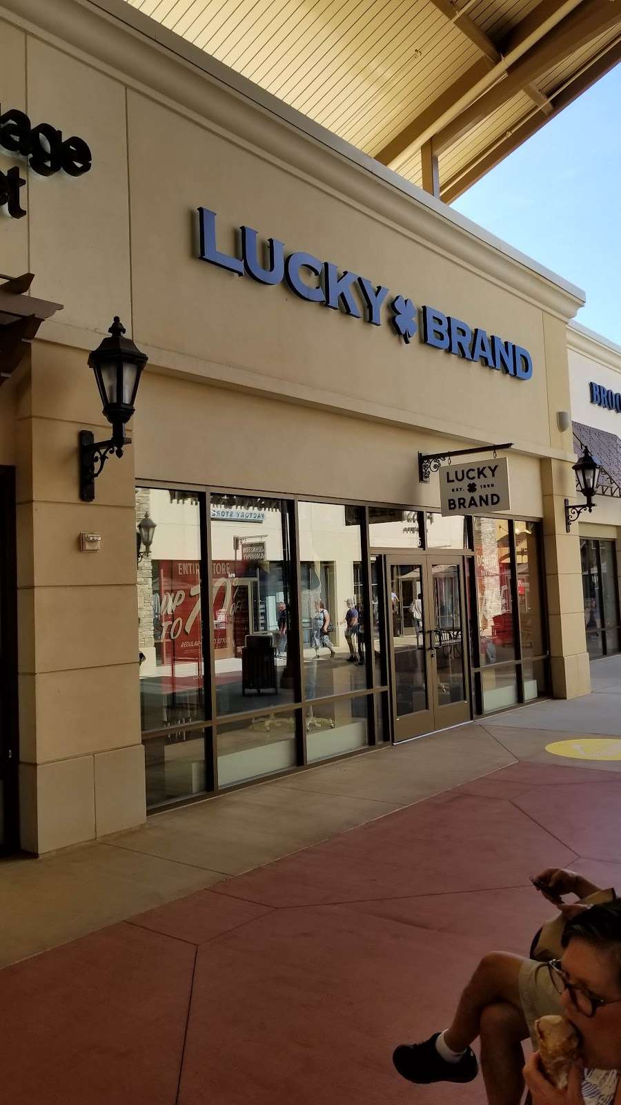 Lucky Brand | 5506 New Fashion Way, Charlotte, NC 28278, USA | Phone: (704) 504-0210