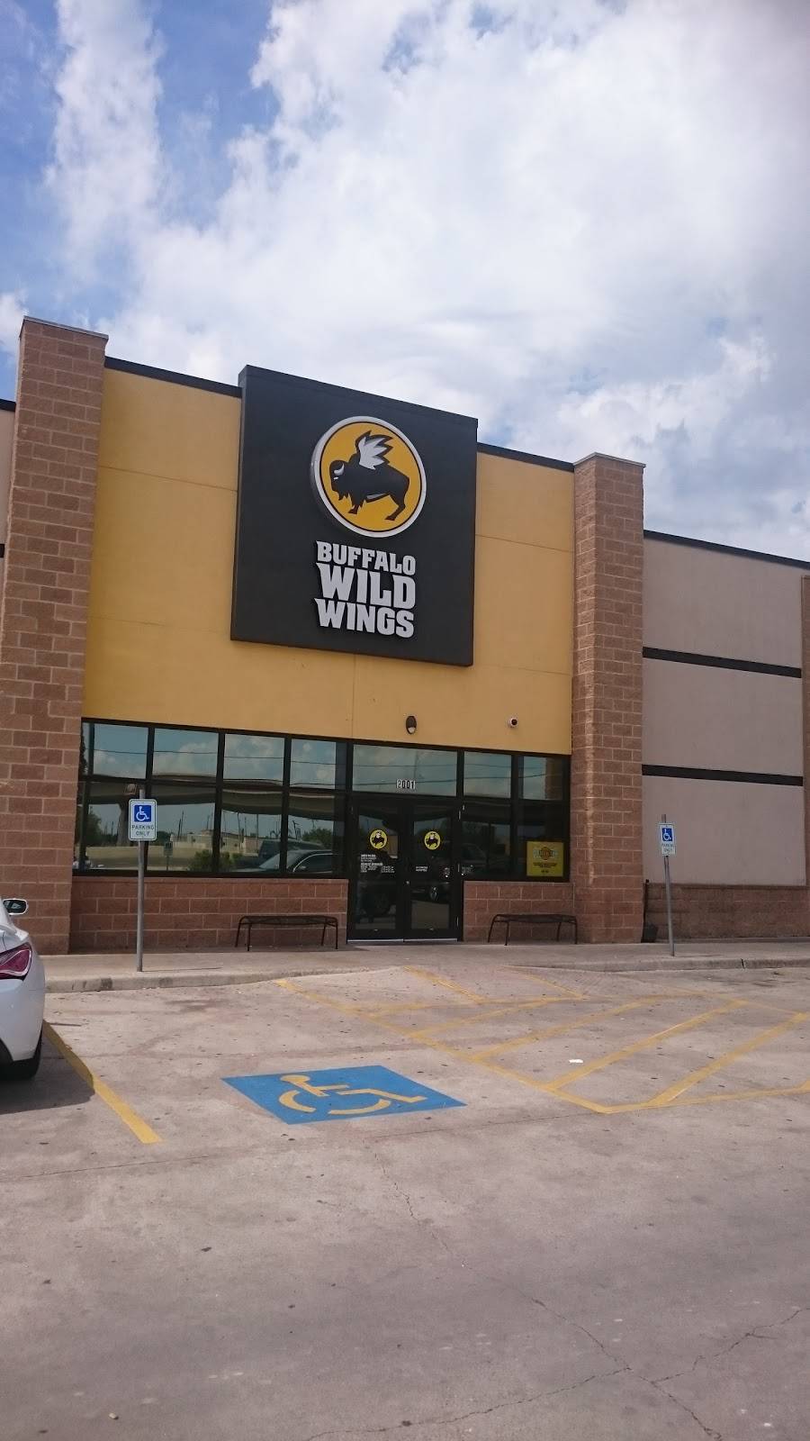 Buffalo Wild Wings | 2001 S Padre Island Dr, Corpus Christi, TX 78416 | Phone: (361) 814-9464