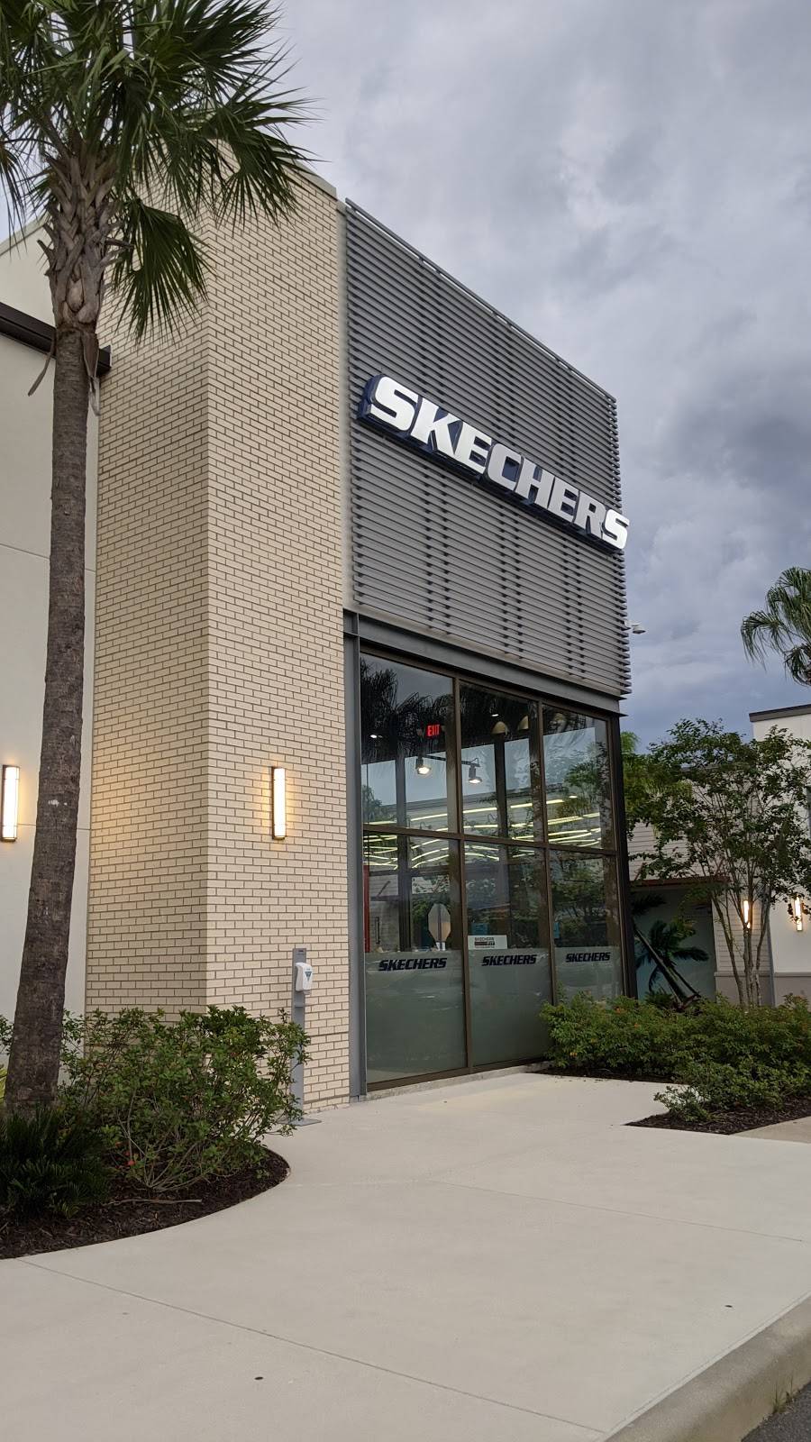 SKECHERS Warehouse Outlet | 3286 Margaritaville Blvd Ste #B-100, Kissimmee, FL 34747, USA | Phone: (407) 390-1721