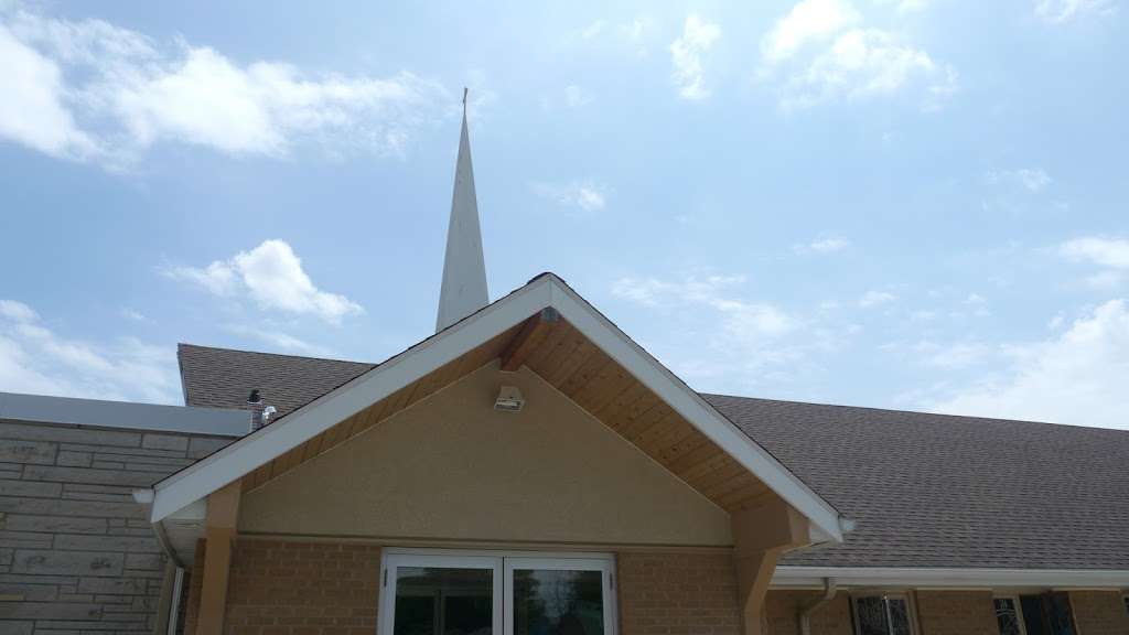 Iglesia Casa de Restauracion | 21300 W Greenfield Ave, New Berlin, WI 53146, USA | Phone: (262) 510-8459