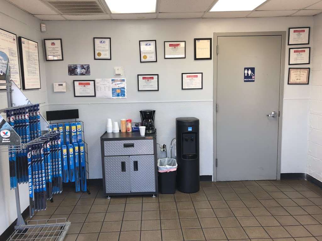 Valvoline Instant Oil Change | 14114 Statesville Rd, Huntersville, NC 28078, USA | Phone: (704) 948-9144