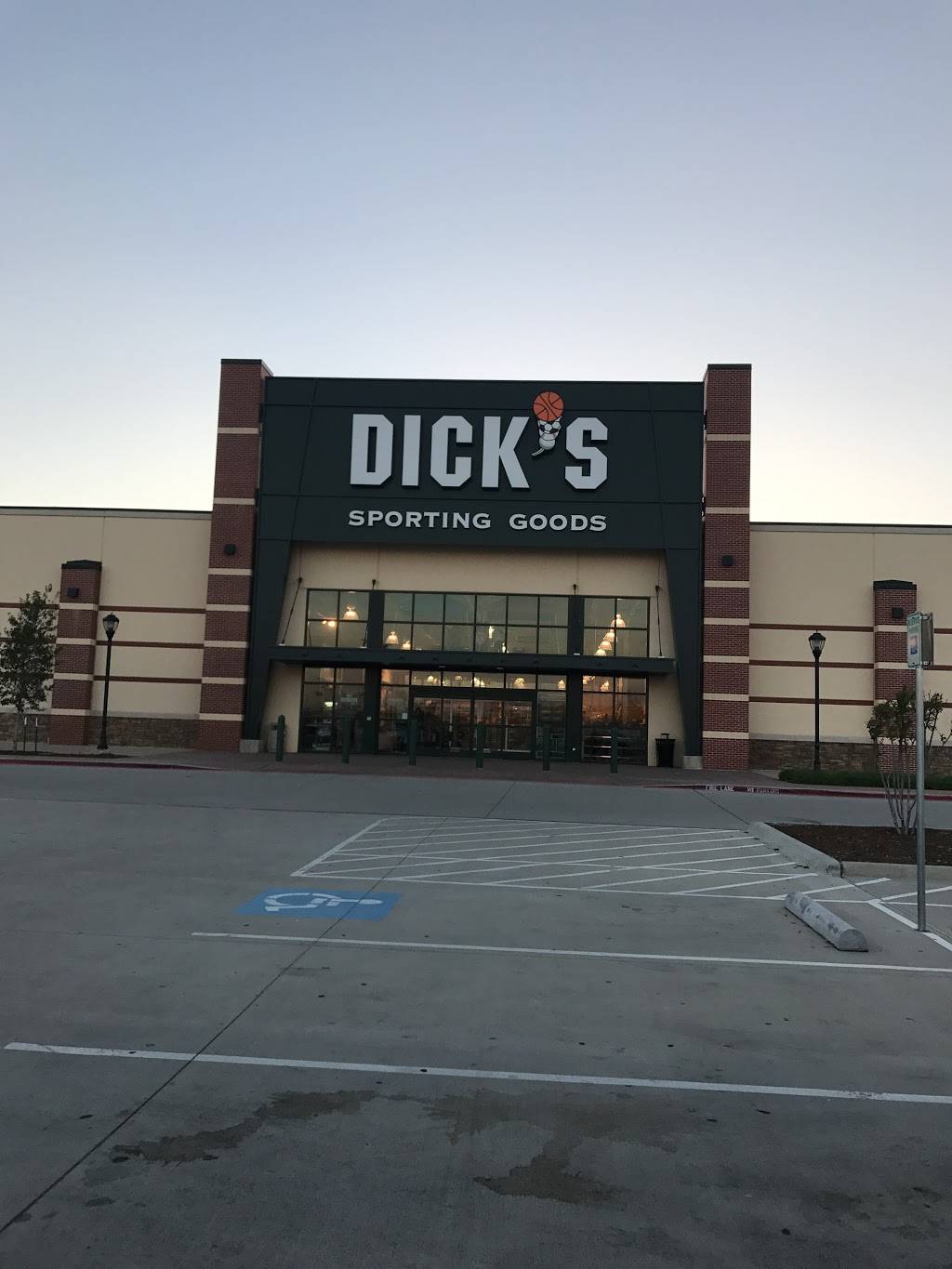 DICKS Sporting Goods | 2701 Rio Grande Blvd Ste 200, Euless, TX 76039, USA | Phone: (682) 292-9315