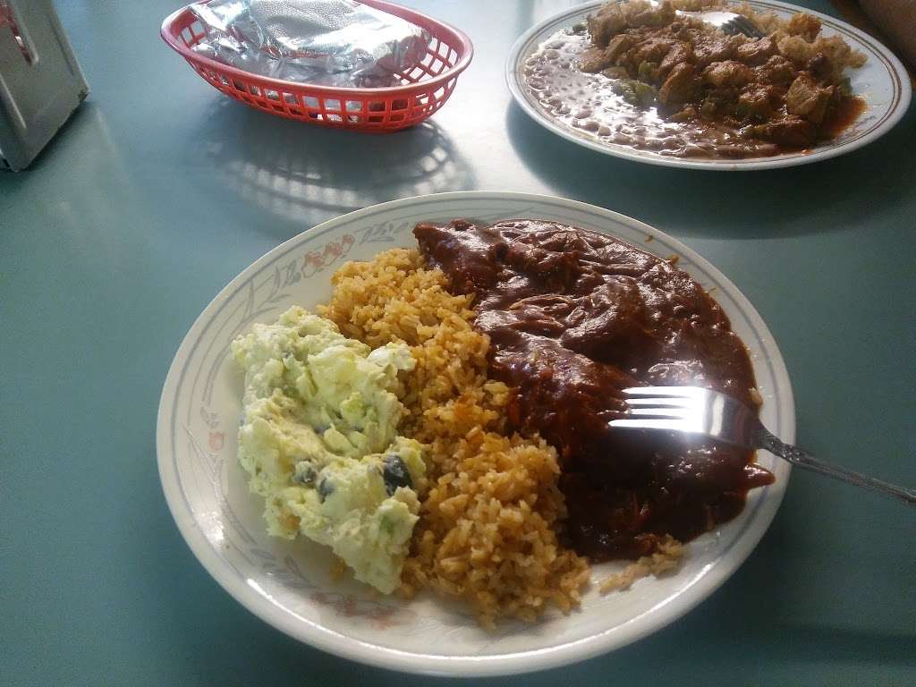 Leons Mexican Food | 7778 Evans St, Riverside, CA 92504 | Phone: (951) 688-0894