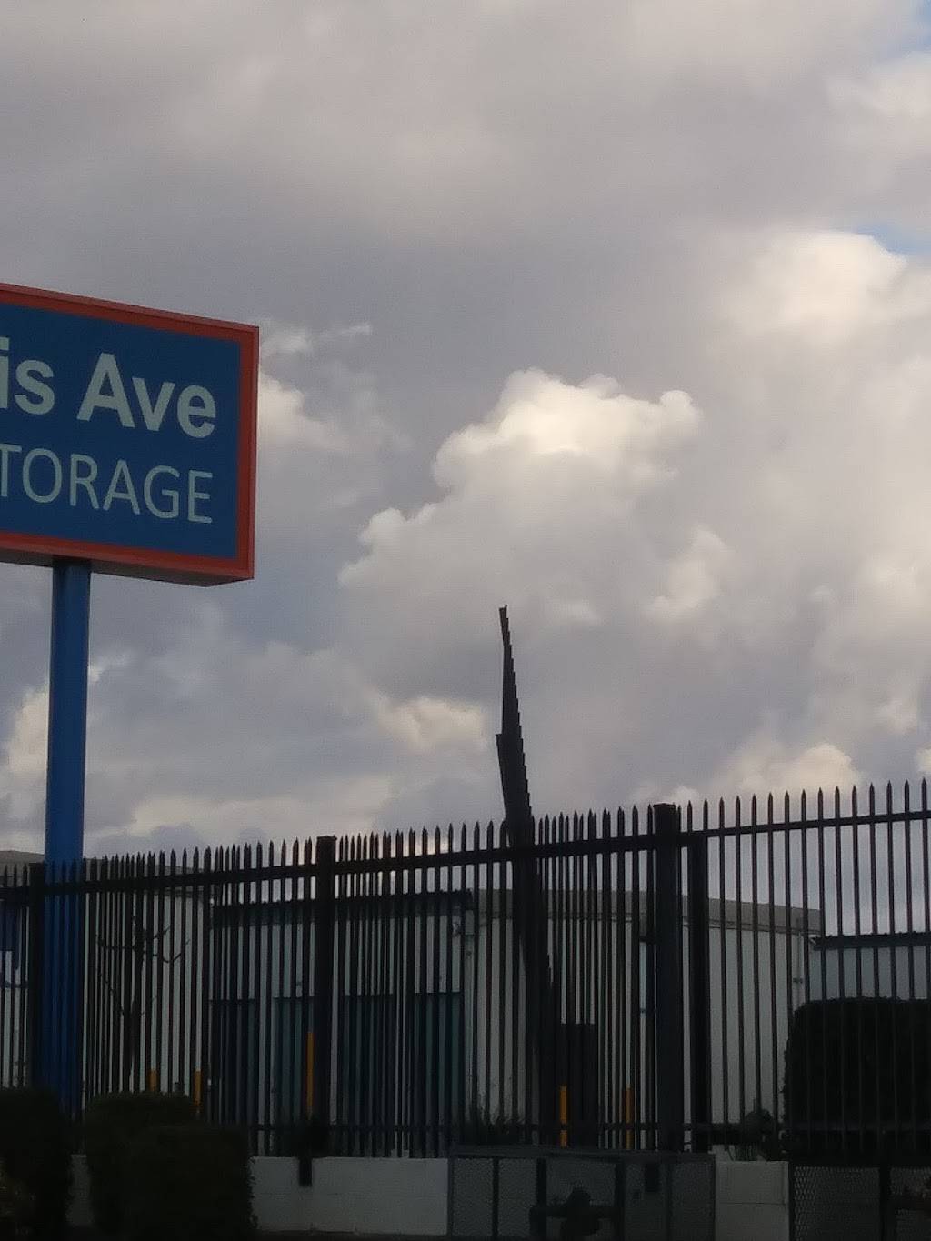 Clovis Ave Self Storage | 2970 N Clovis Ave, Fresno, CA 93727, USA | Phone: (559) 291-5335