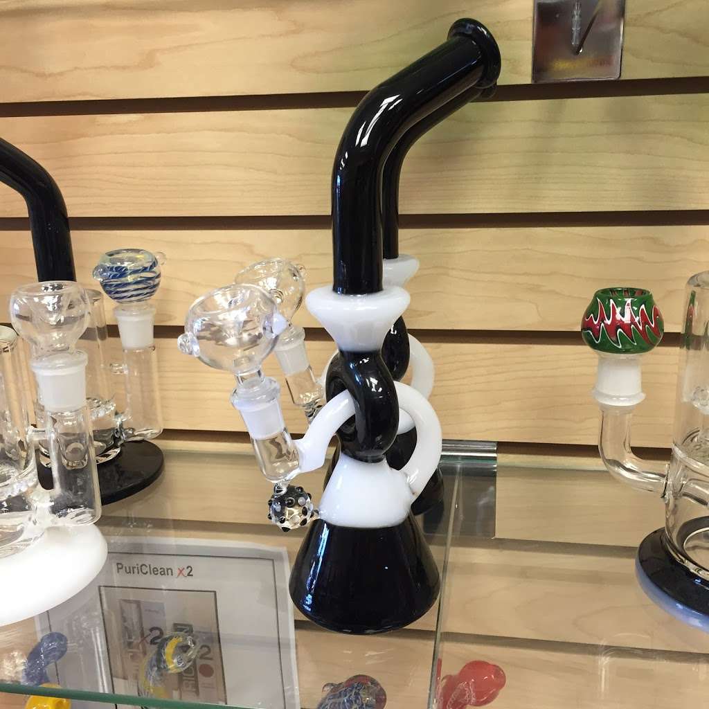 Bobs Vape & Smoke Shop | 1740 E Broadway Rd Ste 102, Tempe, AZ 85282 | Phone: (480) 361-4989