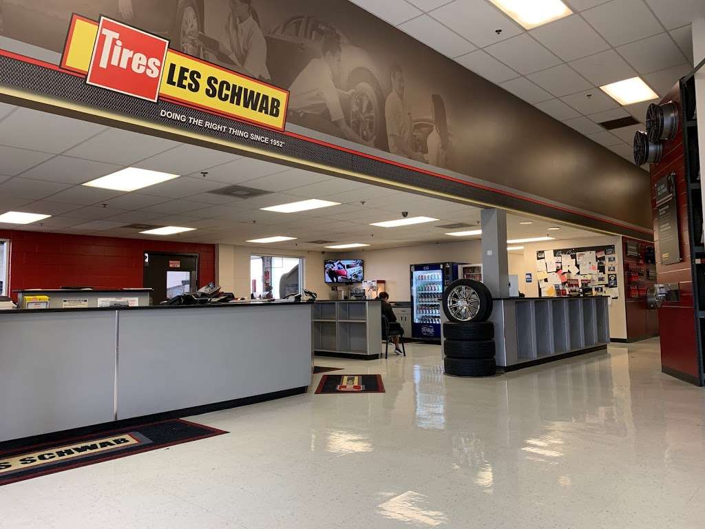 Les Schwab Tire Center | 2160 N Texas St, Fairfield, CA 94533, USA | Phone: (707) 438-7700