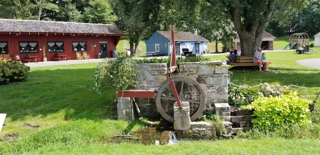 Amish Turistico | 199 Hartman Bridge Rd, Ronks, PA 17572, USA