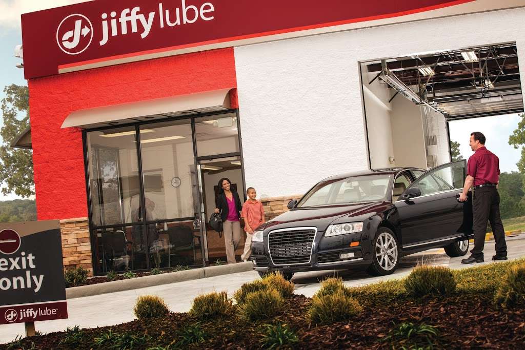 Jiffy Lube | 10750 S Halsted St, Chicago, IL 60628, USA | Phone: (773) 821-4700