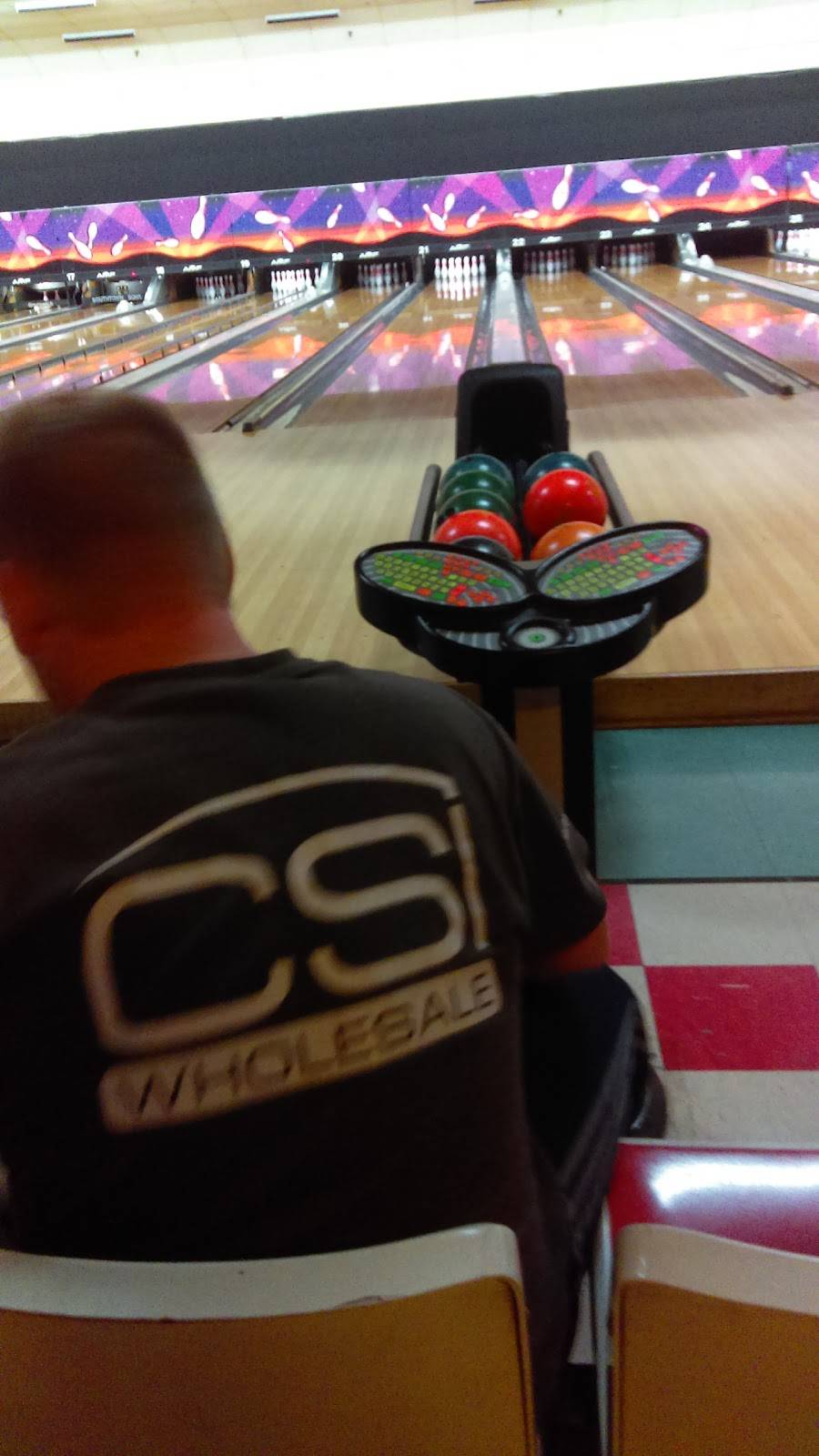 AMF Southtown Lanes | 7941 Southtown Ctr, Bloomington, MN 55431, USA | Phone: (952) 888-9248