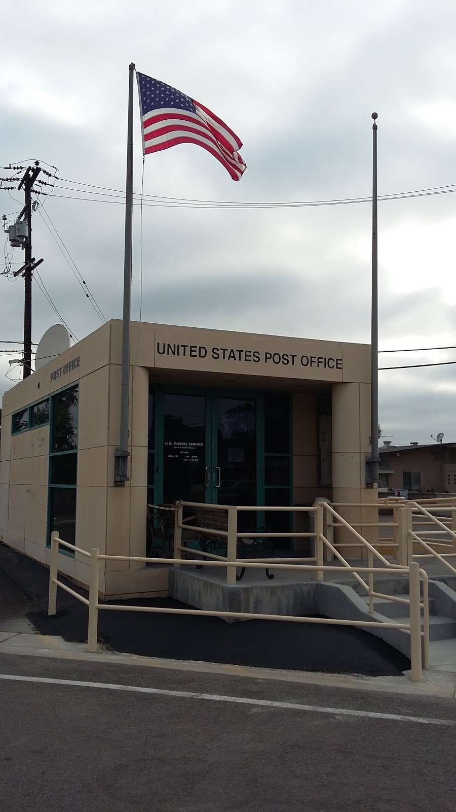 United States Postal Service | 13580 St Andrews Dr, Seal Beach, CA 90740, USA | Phone: (800) 275-8777