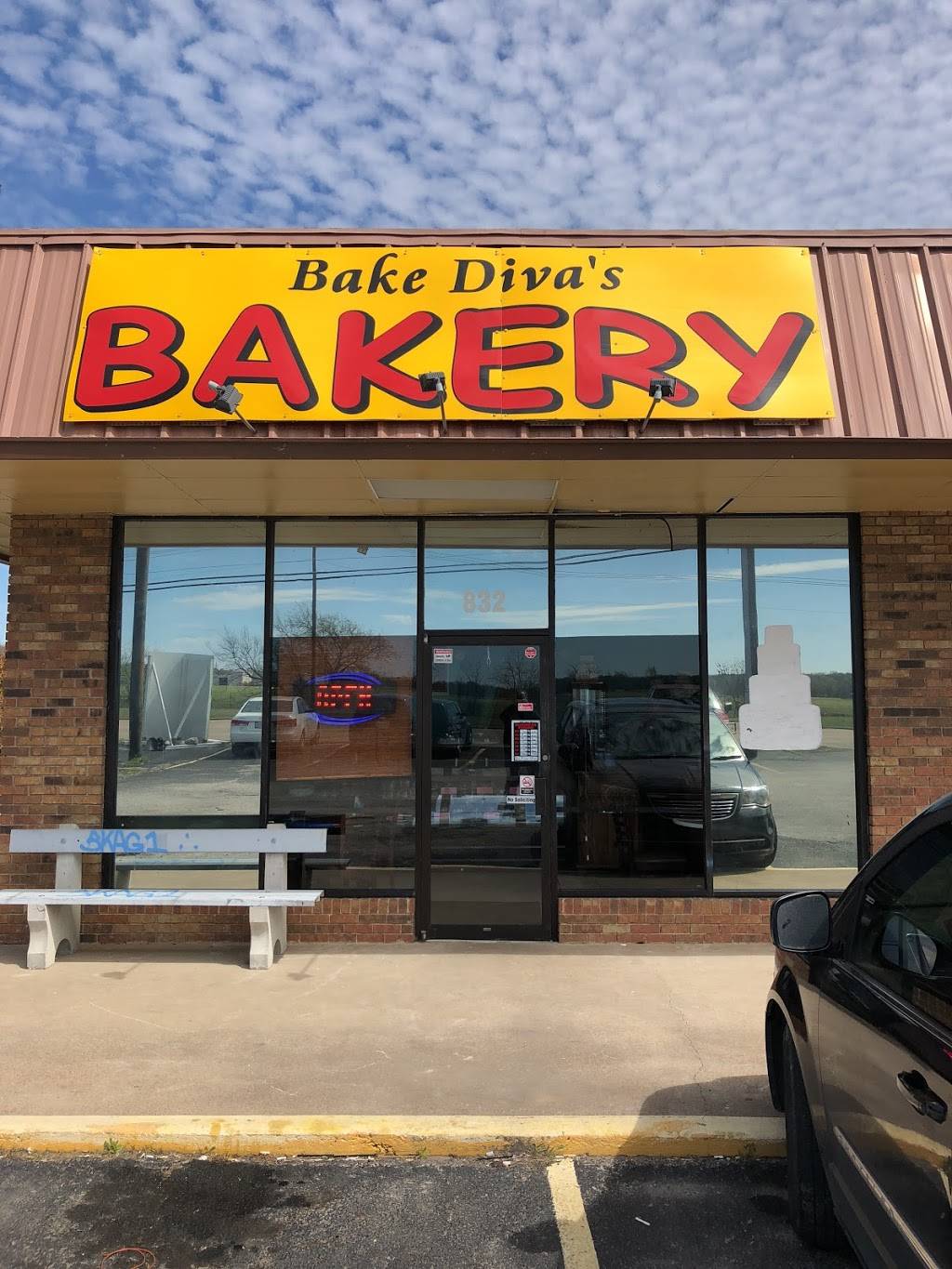 Bake Divas Bakery | 832 N Crowley Rd, Crowley, TX 76036, USA | Phone: (817) 426-5522