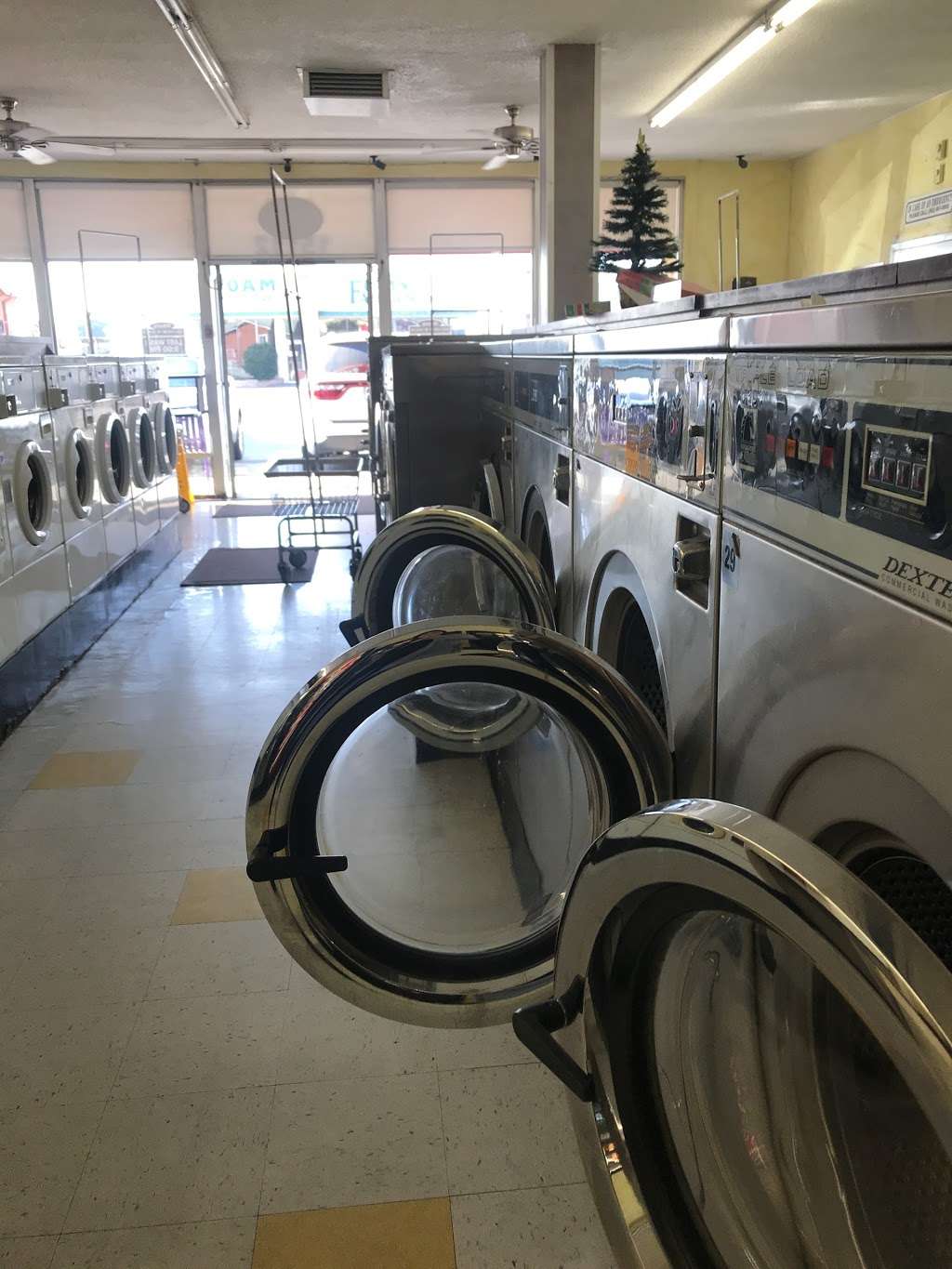 Sparkling Clean Coin Laundry | 15112 Bellflower Blvd, Bellflower, CA 90706 | Phone: (562) 867-6900