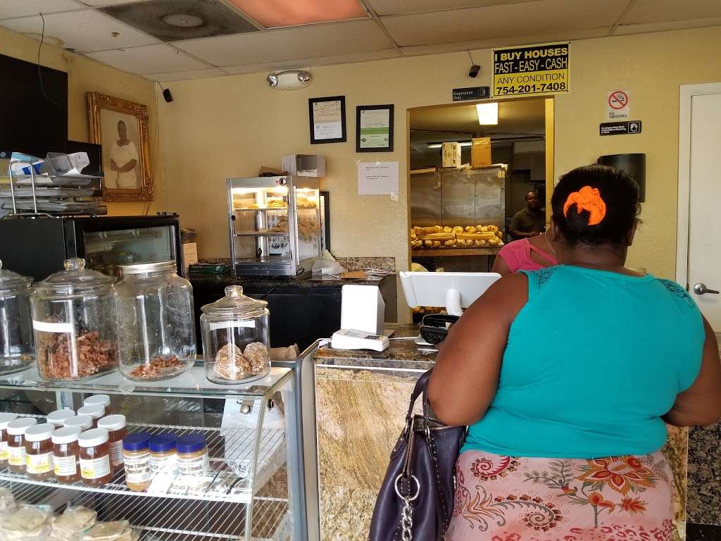 Family Bakery | 1038 NW 9th Ave, Fort Lauderdale, FL 33311, USA | Phone: (954) 616-8103