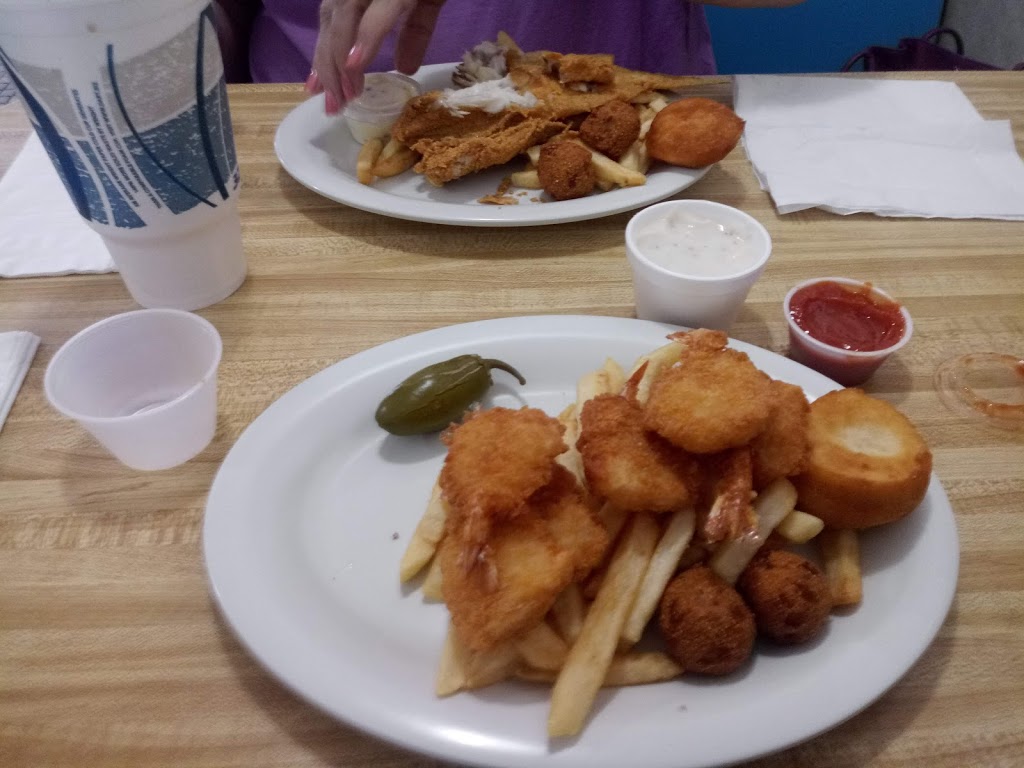 Dimbas Chicken & Seafood | 5010 Quaker Ave, Lubbock, TX 79413, USA | Phone: (806) 799-0830