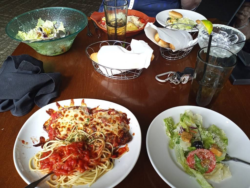 Olive Garden Italian Restaurant | 6050 Youngerman Circle, Orange Park, Jacksonville, FL 32244, USA | Phone: (904) 777-9827
