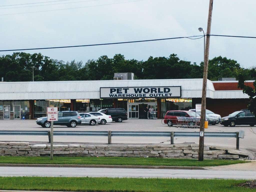 Pet World Warehouse Outlet | 5415 S 27th St, Milwaukee, WI 53221, USA | Phone: (414) 325-9134